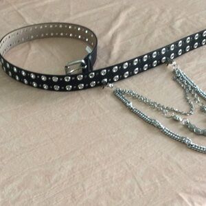 Belt black with chains size XL materials sliver color buckle.